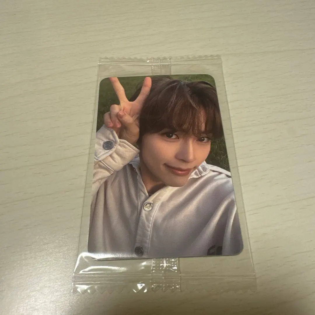 Thumbnail of ZB1 (ZeroBaseOne) Sung Hanbin Ktown4u benefit photocard