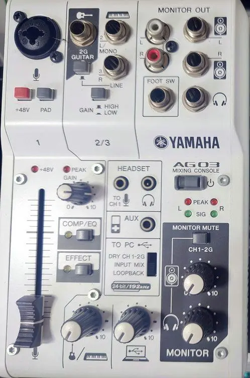 ヤマハ YAMAHA AG03 ミキシングコンソール 電源用ケーブル付き 61ZzU8JUj0L._UF894,1000_QL80_.jpg