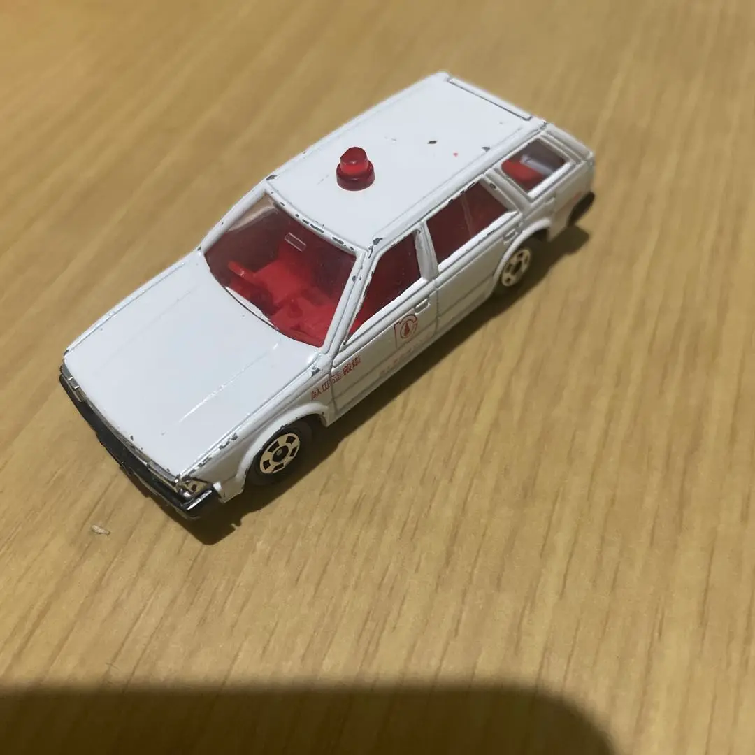 【レア！】トミカ  トヨタ クラウン献血運搬車 (日本赤十字社中央血液センター） トミカ トヨタ クラウン 献血運搬車 新潟県赤十字血液センター