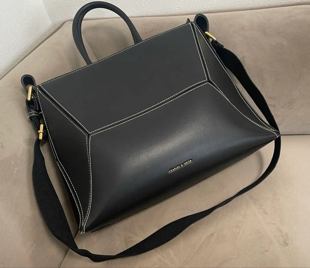 CHARLES & KEITH 黒 ビジネスバッグ CHARLES ＆ KEITH ビジネスバッグ クラシックダブルハンドル