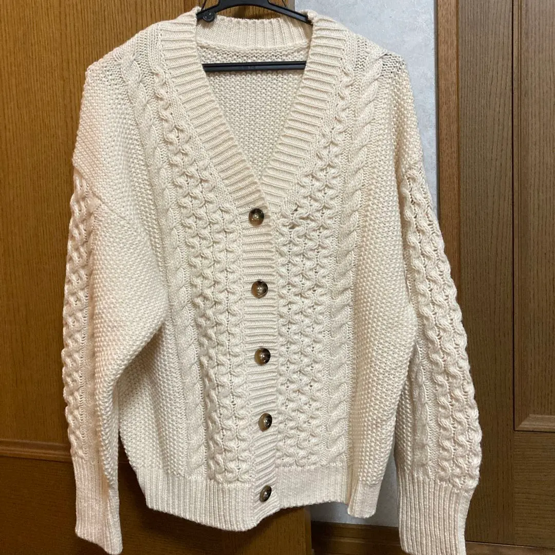 Thumbnail of Free size cardigan