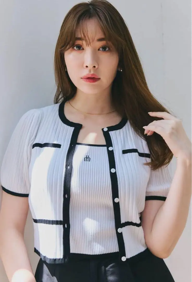 トップス Trois Logo Bicolor Rib Knit Set ?media_id=3376203408796746470