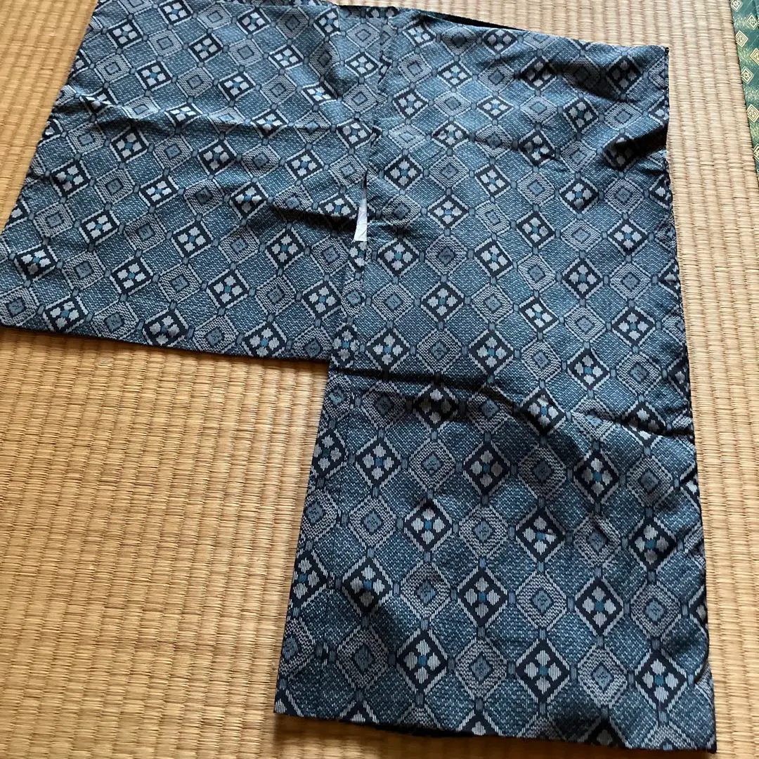 Thumbnail of Geometric blue and white silk habutae haori