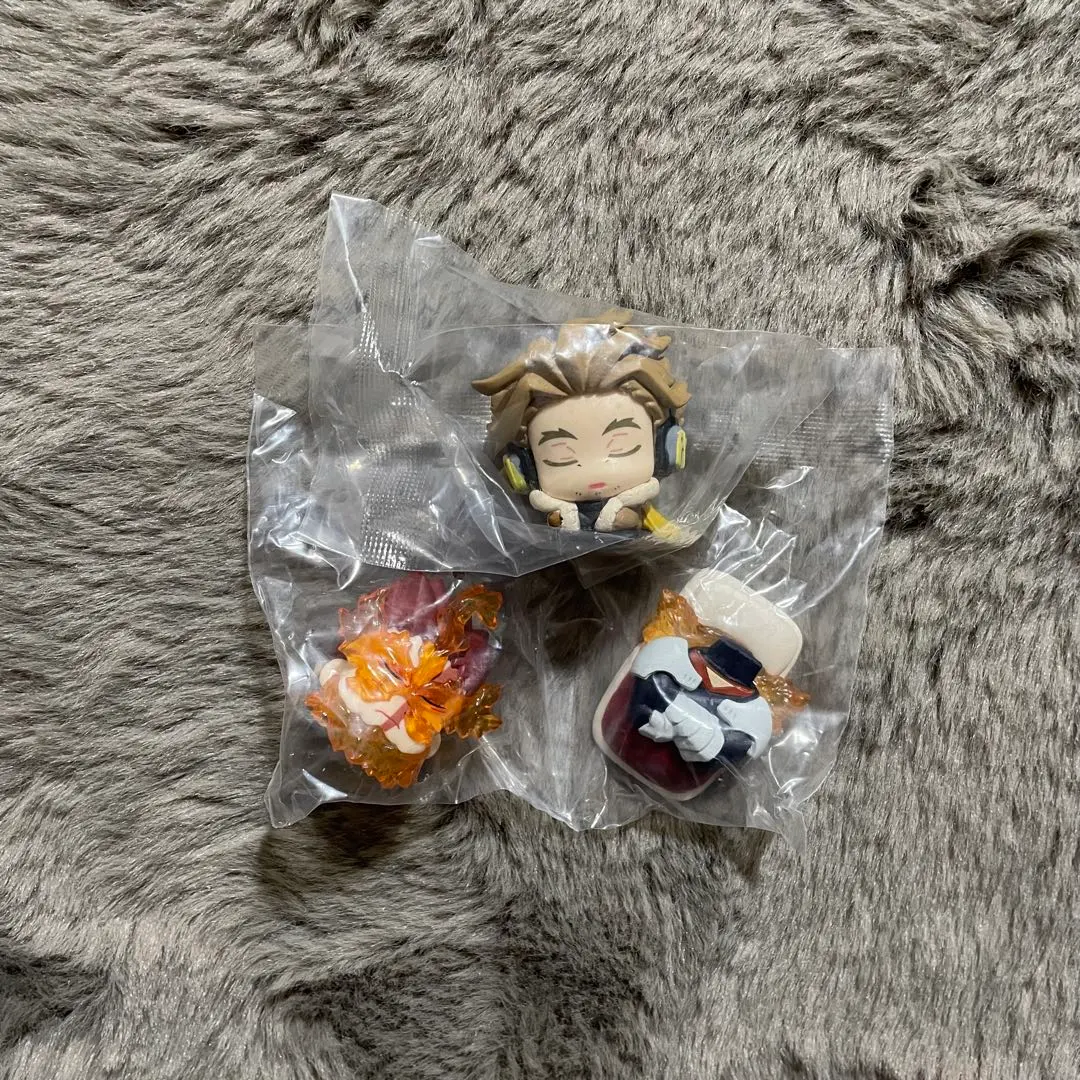 Thumbnail of My Hero Academia Onemutan Gashapon Hawks Endeavor