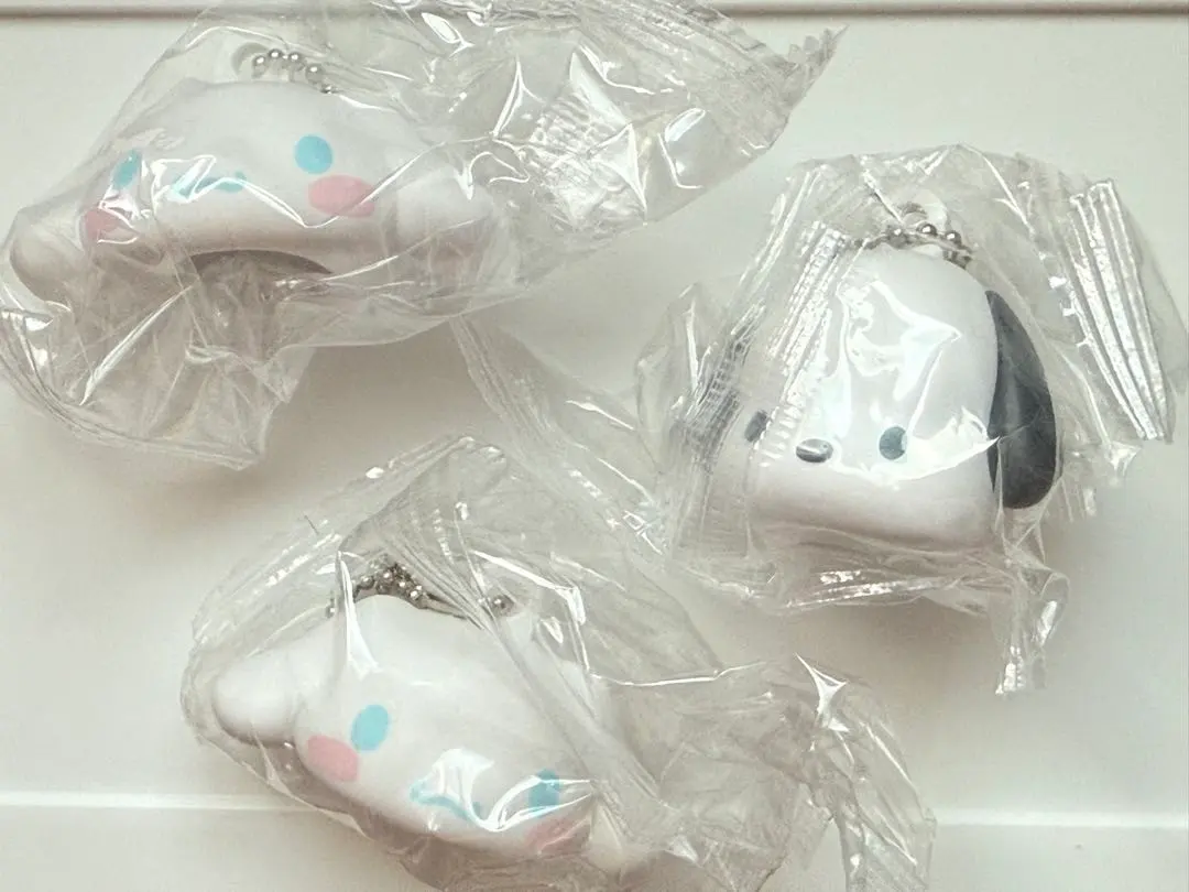 Thumbnail of Sanrio Cap Charm Gashapon Cinnamoroll Pochacco Set