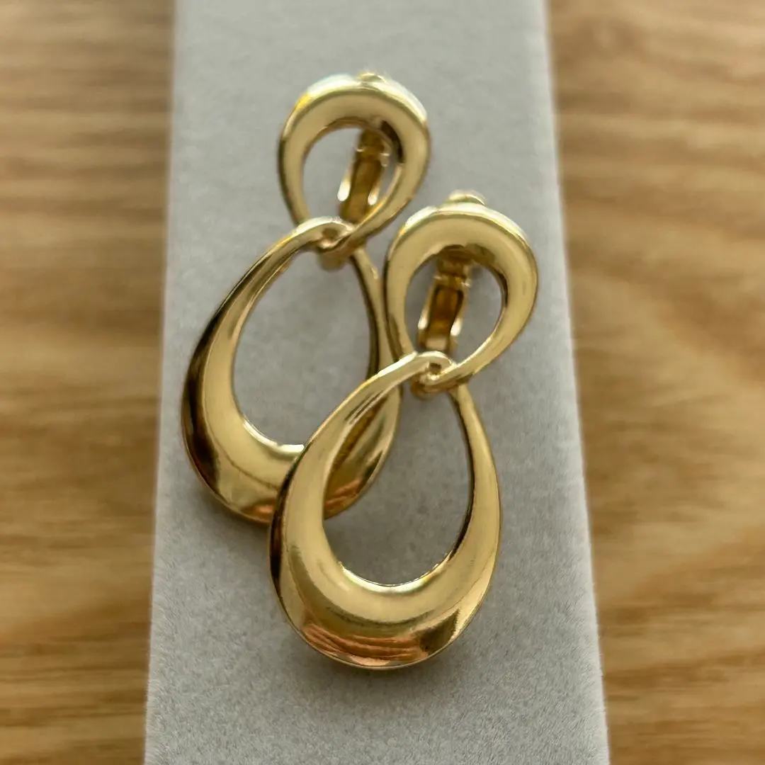 Thumbnail of Earrings, ring, double, gold