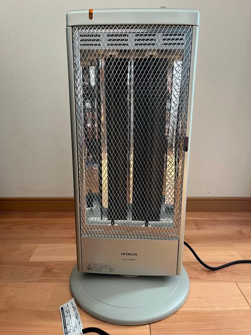 日立❤電気ストーブ(シーズヒーター )HLH-1040S ホワイト　即購入可能 楽天ビック｜日立｜HITACHI HLH-1040S 電気ストーブ [シーズ