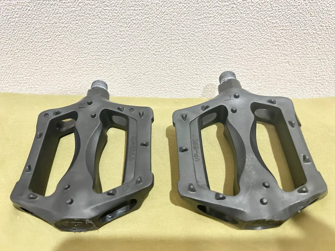 未使用　当時物　VP-956S 自転車用ペダル　LR　フラット／ベルト通し穴アリ 未使用 当時物 VP-956S 自転車用ペダル LR フラット／ベルト通し