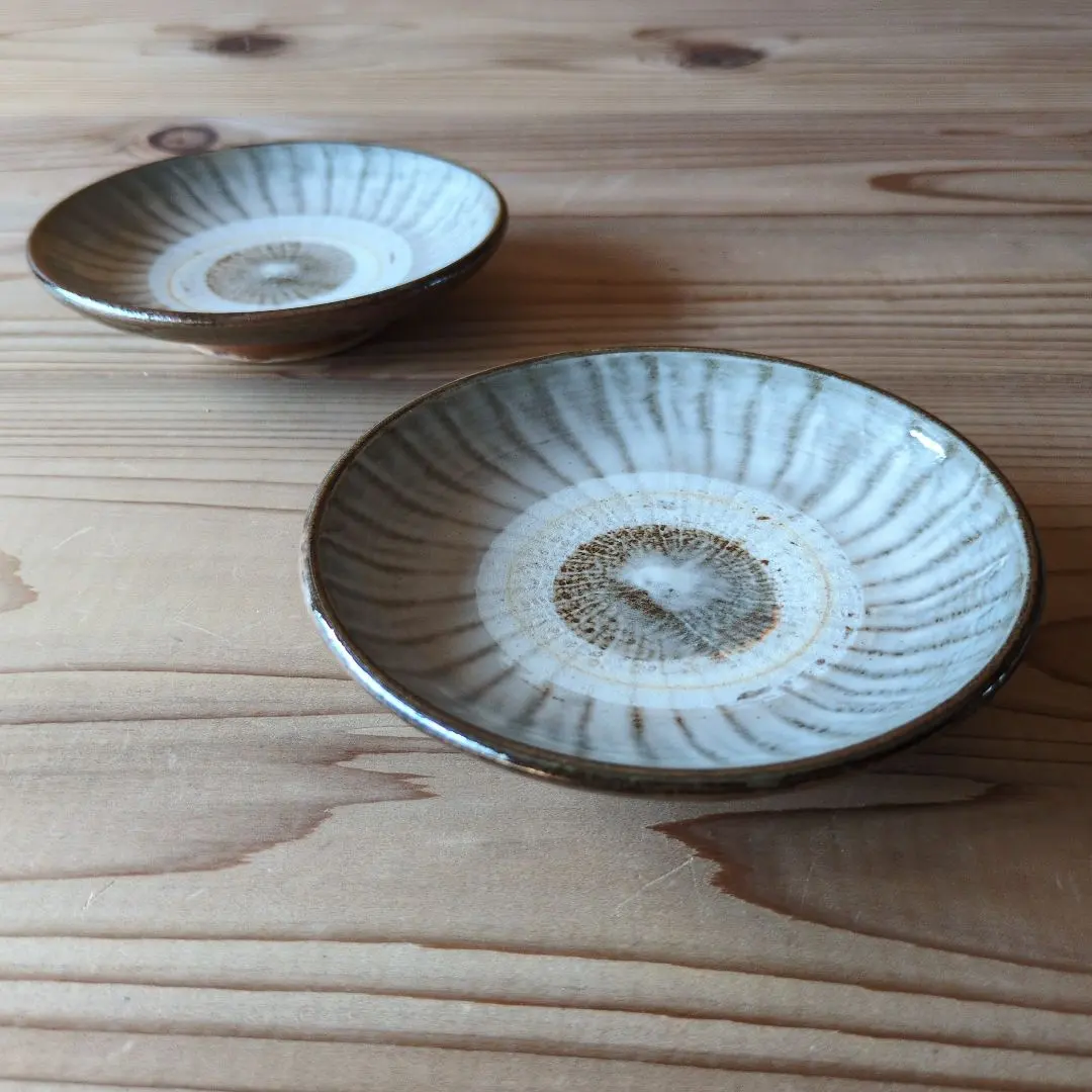 Thumbnail of Koishiwara Ware, Tetsuzo Ota Kiln, Small Plate, 4-sun (diameter) Plate, Hakeme (Brushstroke) Pattern, Mingei (Folk Craft), Onta Ware