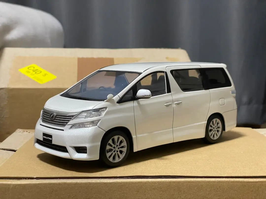 1/24 トヨタ ヴェルファイア カラーサンプル ミニカー ホワイトパール Amazon | 1/24 トヨタ 初代ヴェルファイア 20系 非売品 カラー
