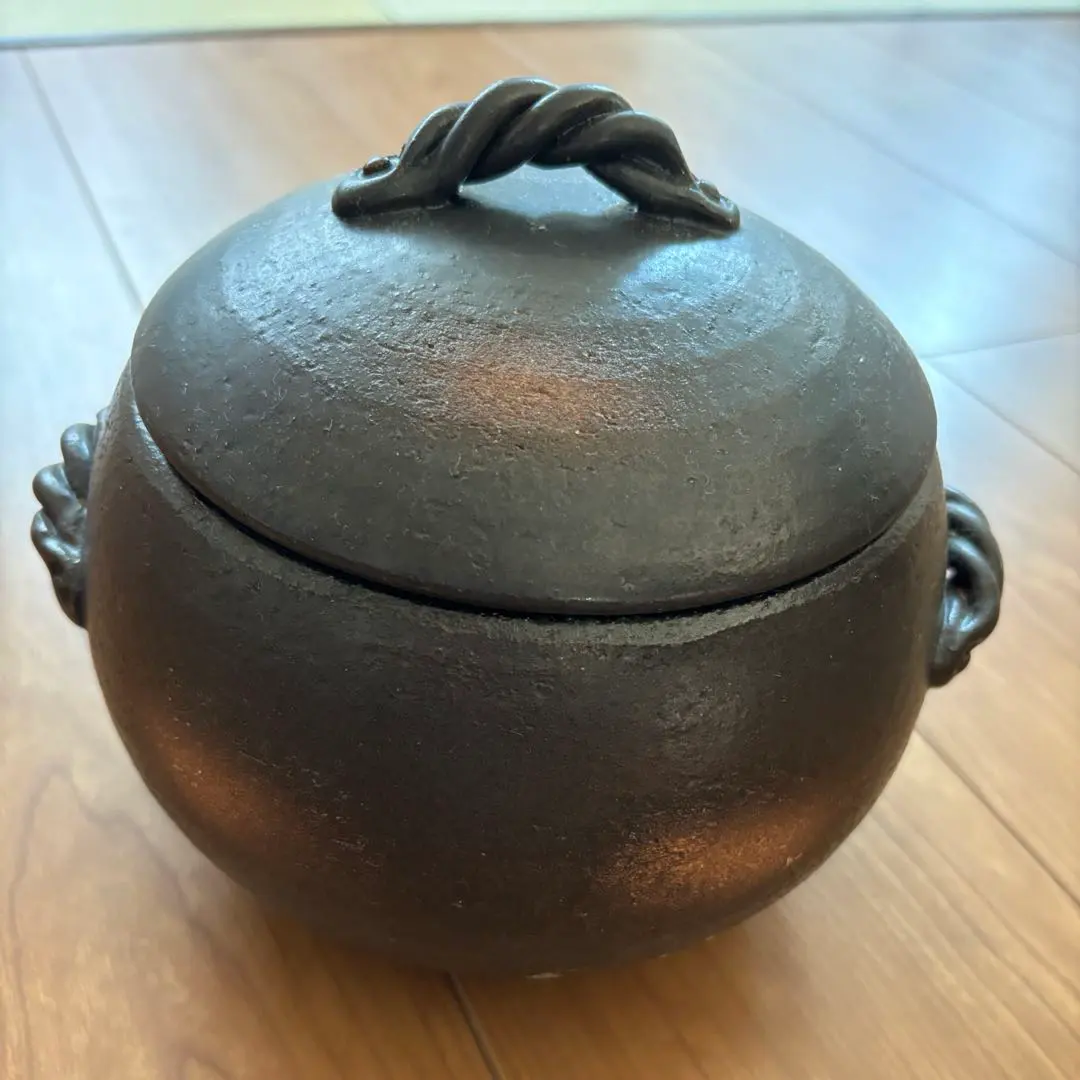 Thumbnail of Earthenware pot with lid, ceramic, rice cooker, cooking, kitchenware, tableware, rice