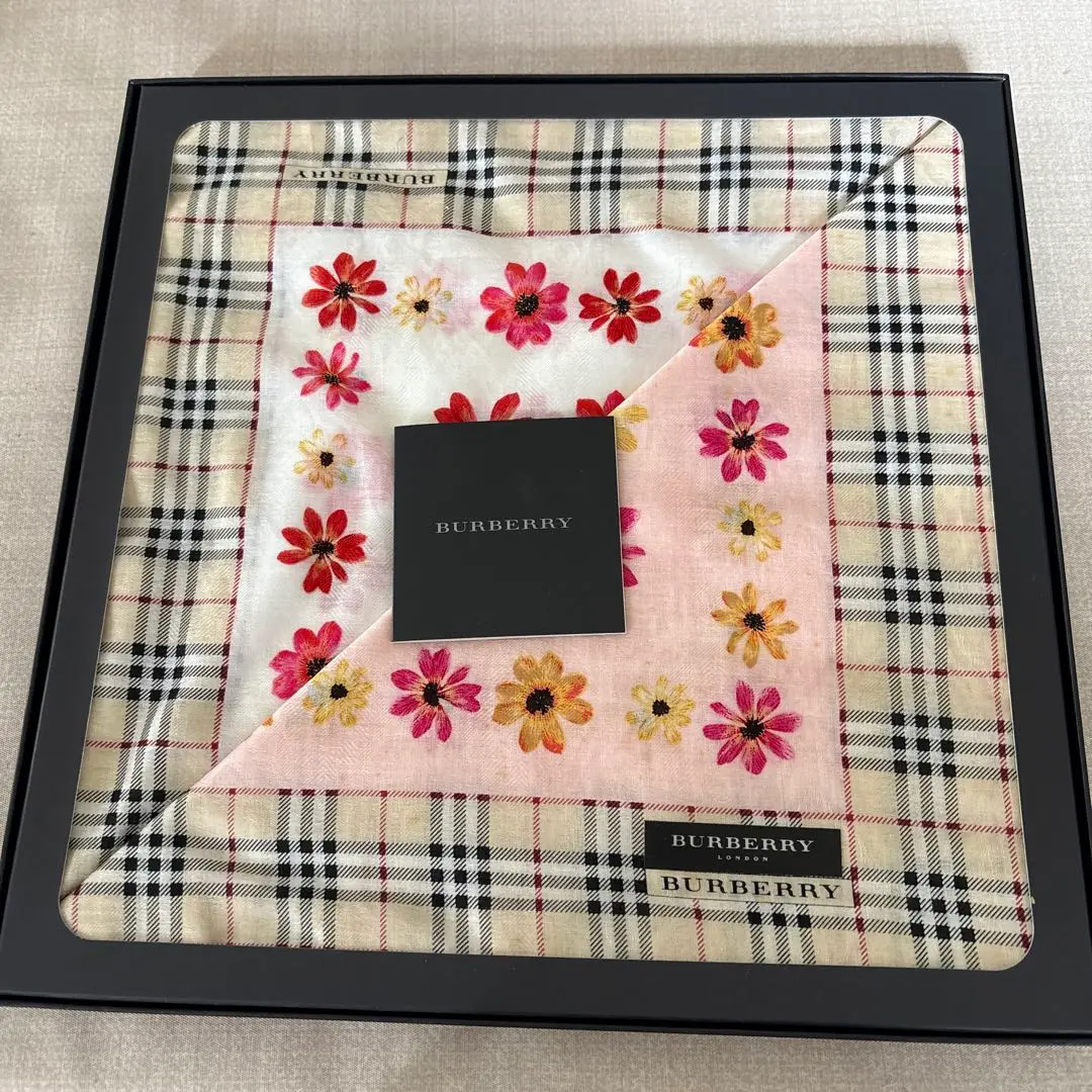 ★希少レア柄 未使用 Burberry　バーバーリー大判ハンカチ　ミニスカーフ ☆希少レア柄 未使用 Burberry バーバーリー大判ハンカチ ミニ