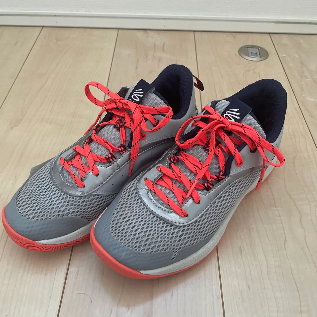 Thumbnail of Basketball shoes, kids, Under Armour, Curry design, 24cm