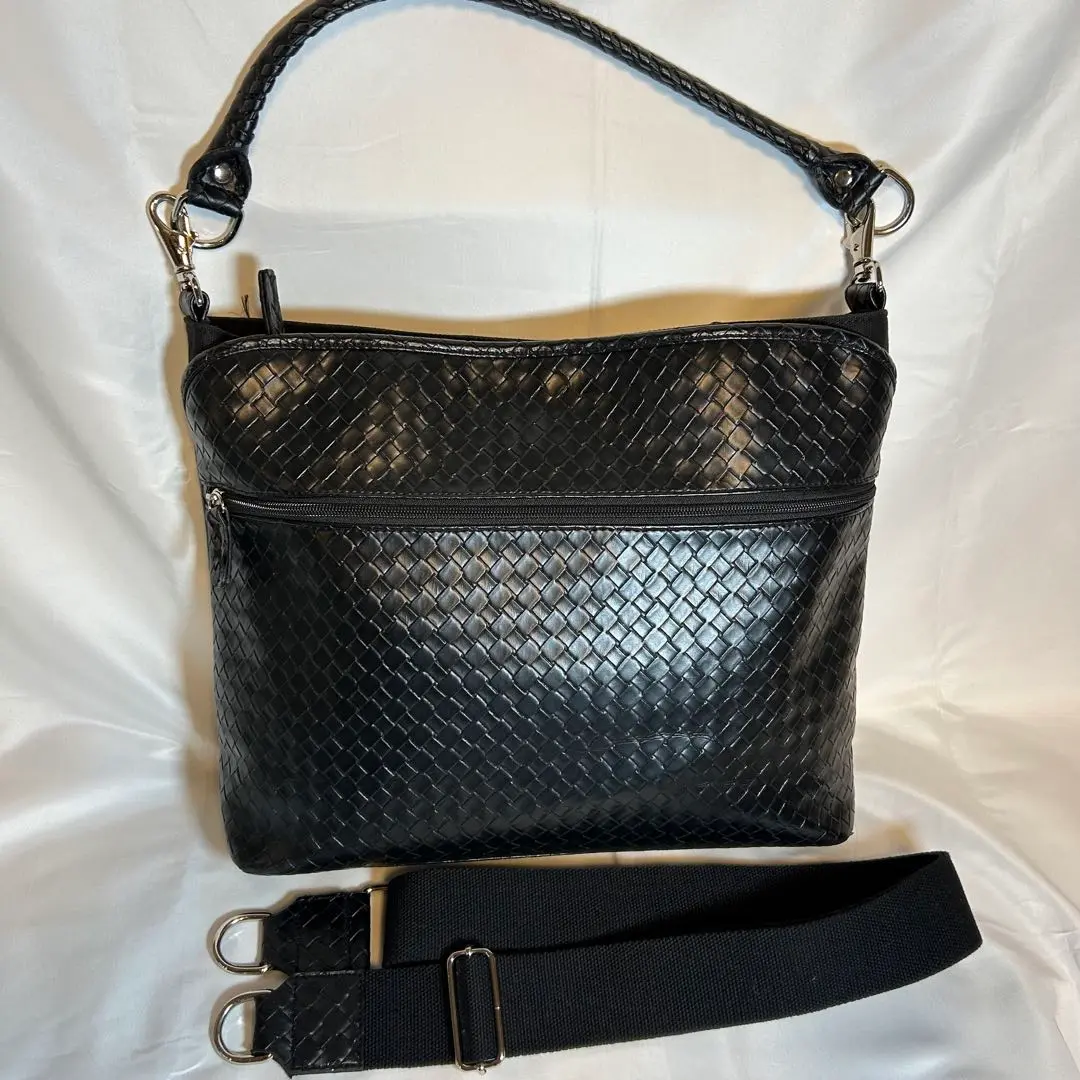 【極美品】MONSIEUR NICOLE ムッシュニコル　ショルダーバッグ　黒 MONSIEUR NICOLE ショルダーバッグ レザーショルダーバッグ
