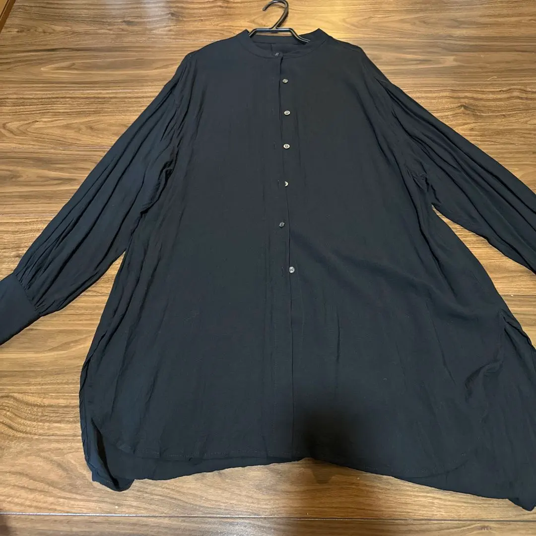 Thumbnail of Black long-sleeved shirt