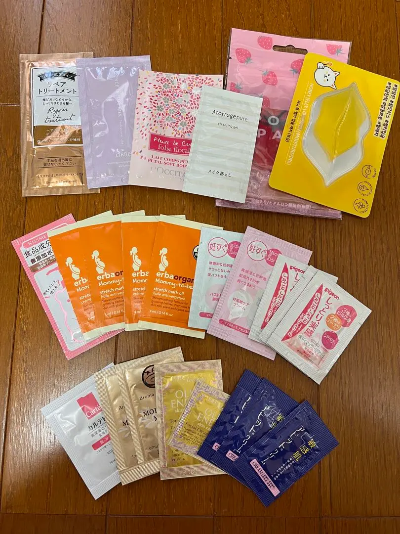 Thumbnail of Sample products, bulk sale, pack, treatment, body cream