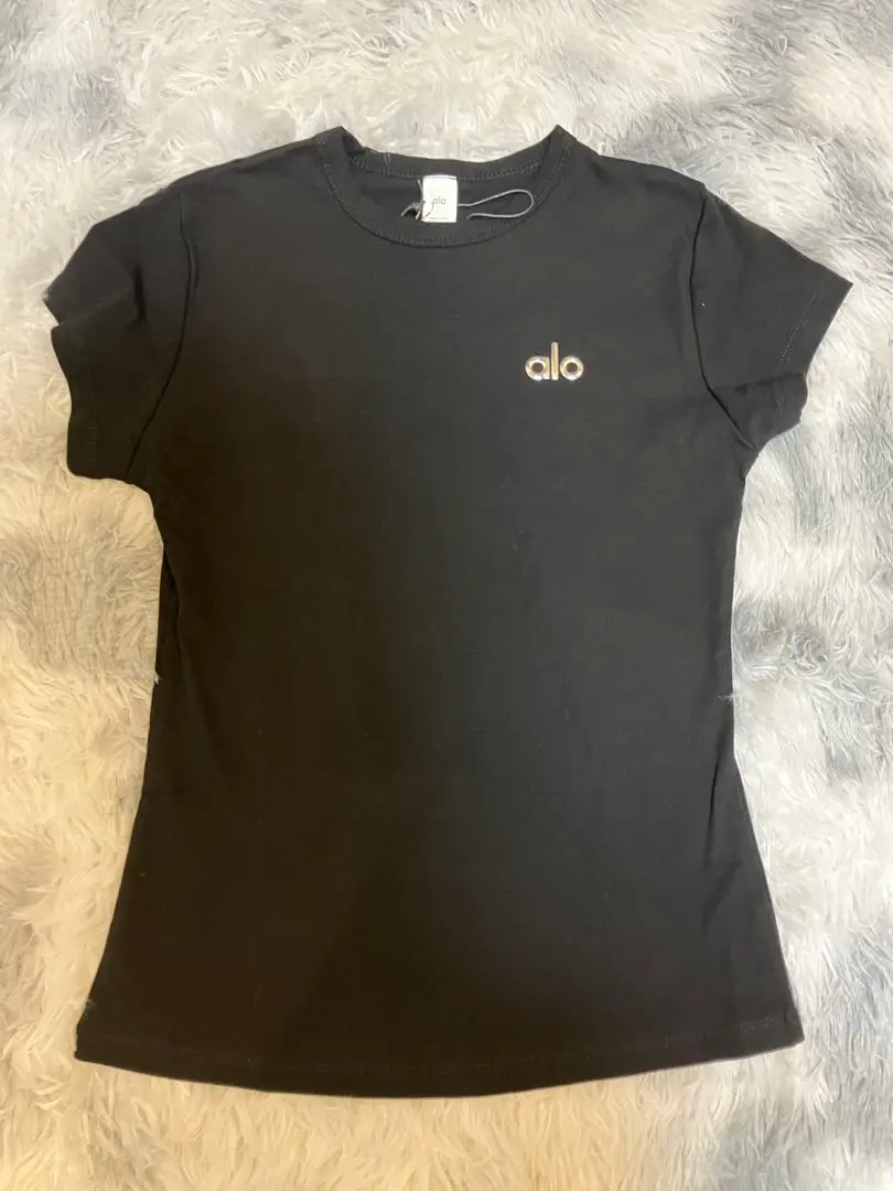 【新品未使用】alo T恤 尺寸L 黑色 黑色 上衣 瑜伽 的縮圖