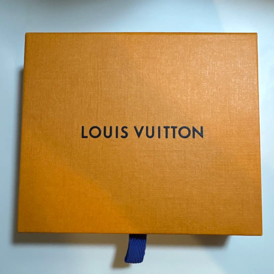 Thumbnail of LOUIS VUITTON