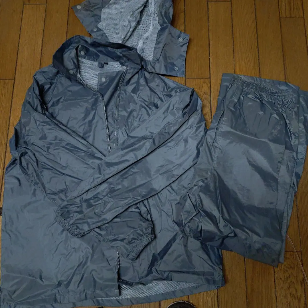 Thumbnail of Gray rain suit (top and bottom set) L size