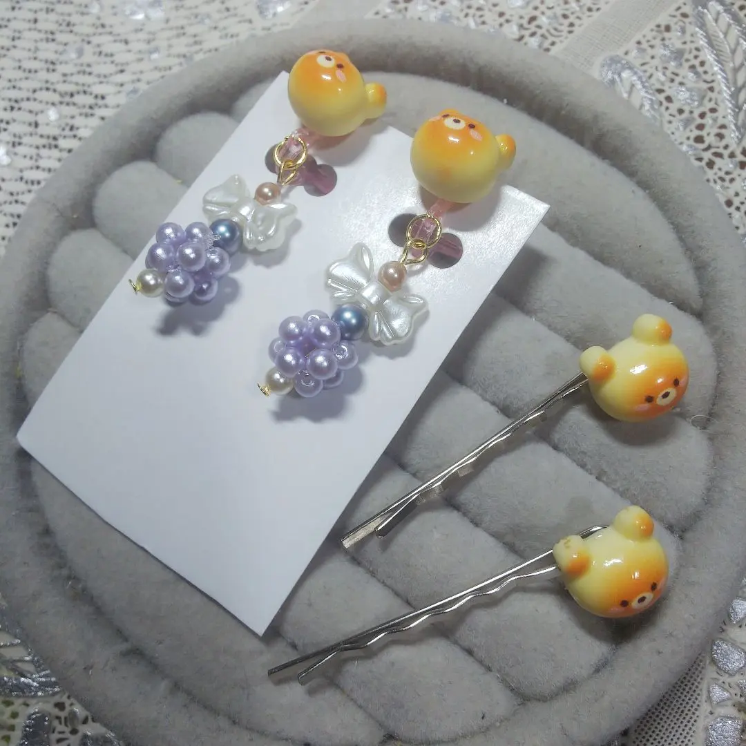 Thumbnail of Set of 2 bear face bead hairpins