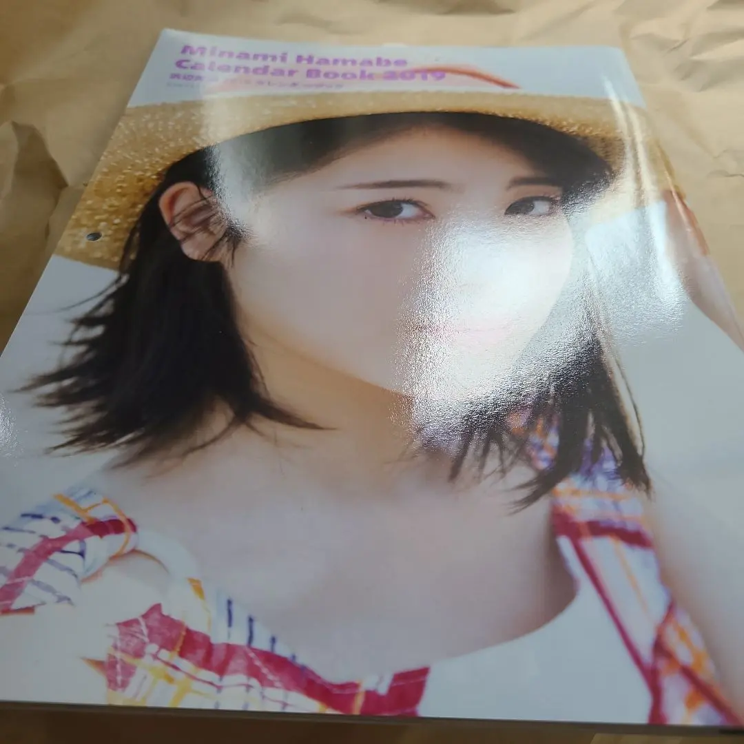 浜辺美波／２０１８年カレンダーブック、２０１９年カレンダーブック２冊セット販売 81n9e+lq3xL.jpg
