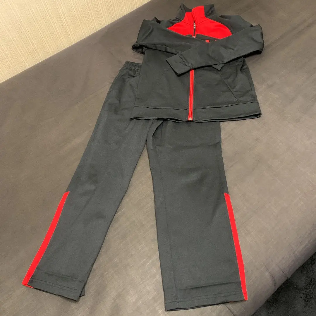 安德瑪套裝140cm 的縮圖