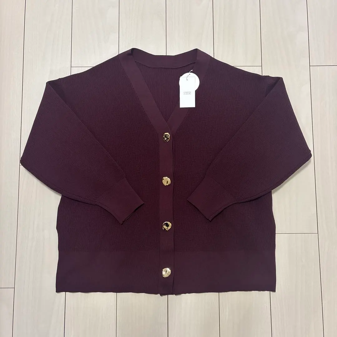 Thumbnail of Deco Button BIG V Cardigan - LOWRYS FARM - Burgundy - F