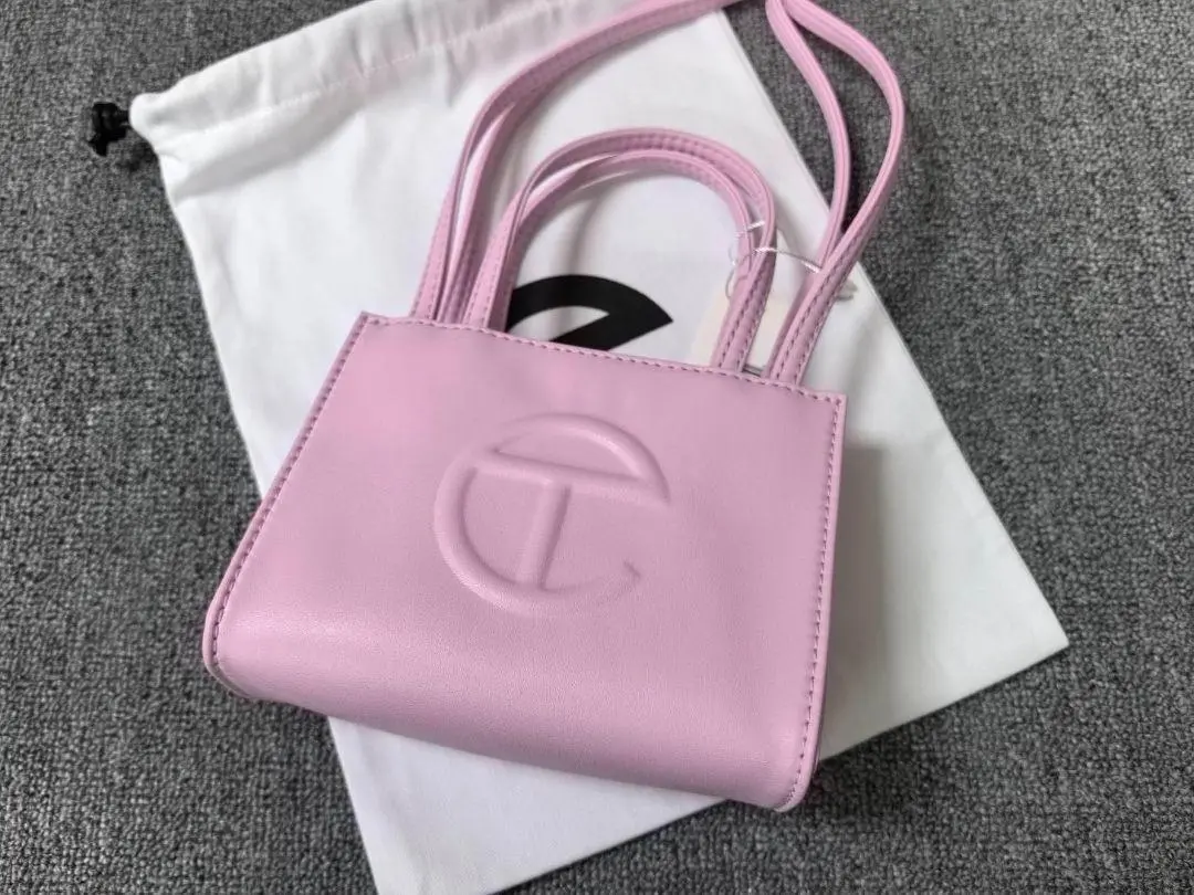 新品未使用Telfar ピンクショルダーバッグ 新品 Telfar ピンク ショルダーバッグ 17CM - メルカリ