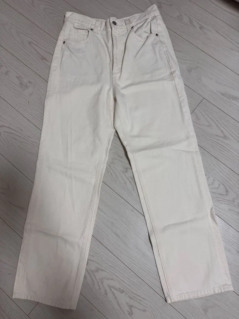 Thumbnail of GU High-Waisted Straight Jeans