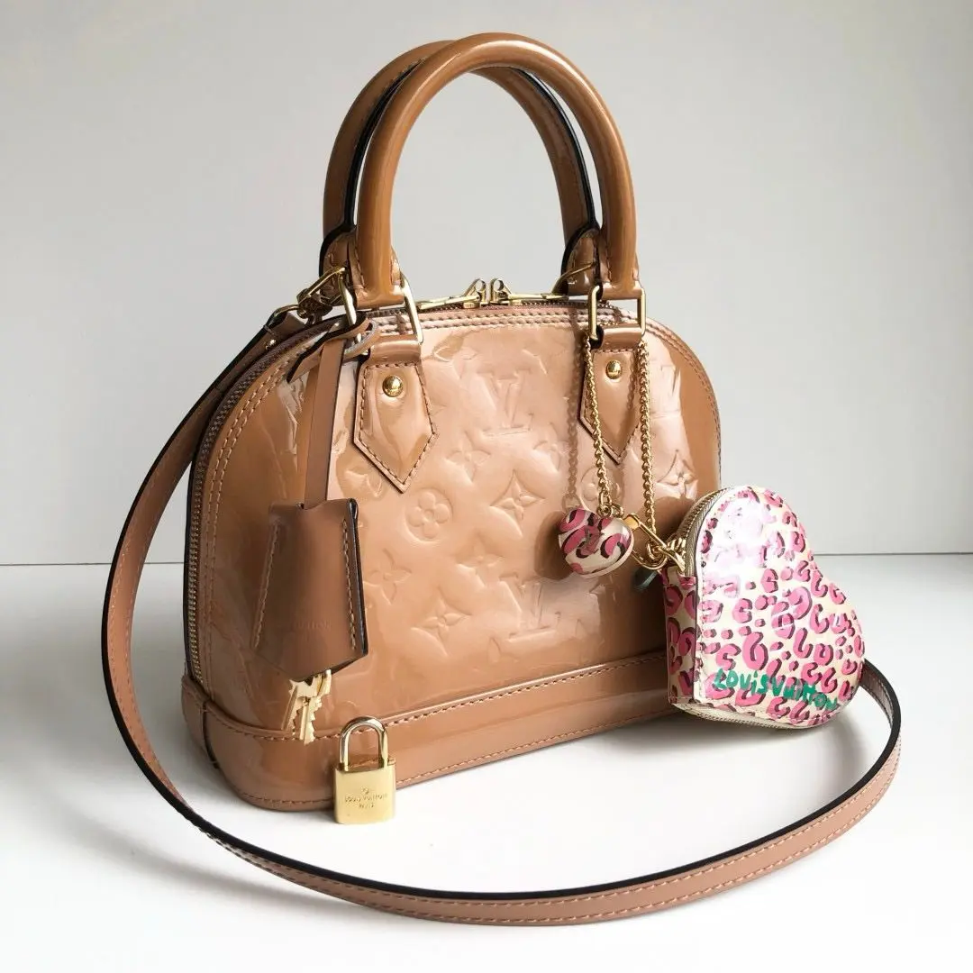 ルイヴィトン　LOUIS VUITTON アルマBB ヴェルニ　ローズヴェルール 美品♡LOUIS VUITTON アルマBB ローズヴェルール