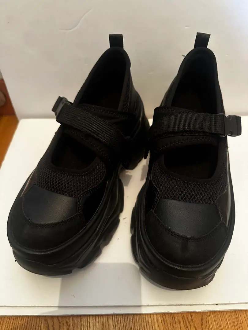 靴 JEANASIS asymmetry sneakers JEANASIS（ジーナシス）の「asymmetry sneakers/104199