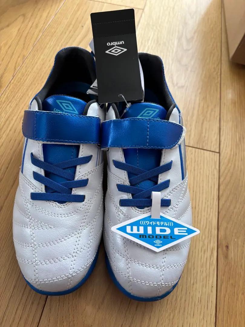 Thumbnail of Umbro soccer shoes UU4VJB04WB 23.0
