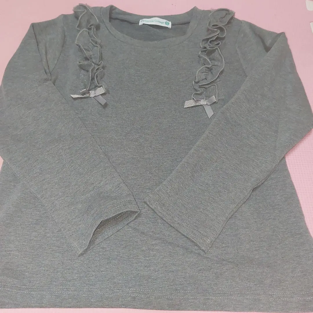 Thumbnail of Catherine Cottage Gray Long-Sleeved Cut-and-Sewn Top