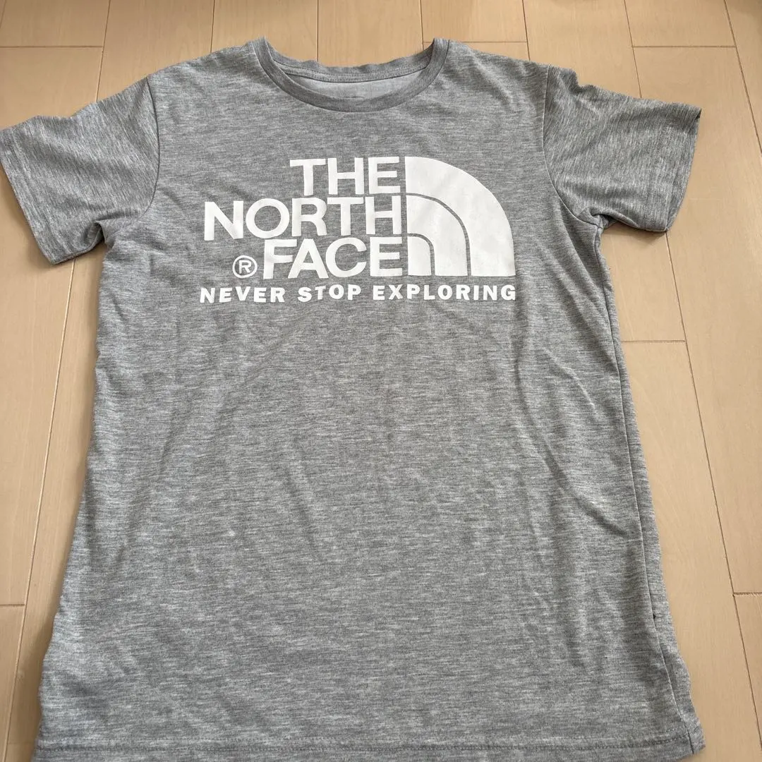 THE NORTH FACE 灰色 T恤 M 的縮圖