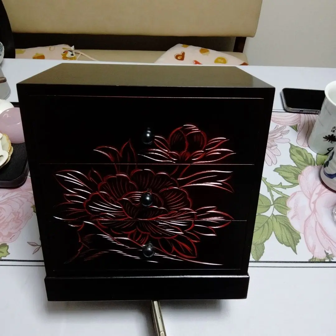 日光彫 五十嵐漆器店 引出し3段牡丹 Amazon.co.jp: 日光彫 五十嵐漆器店 引出し 3段 牡丹彫 : ホビー
