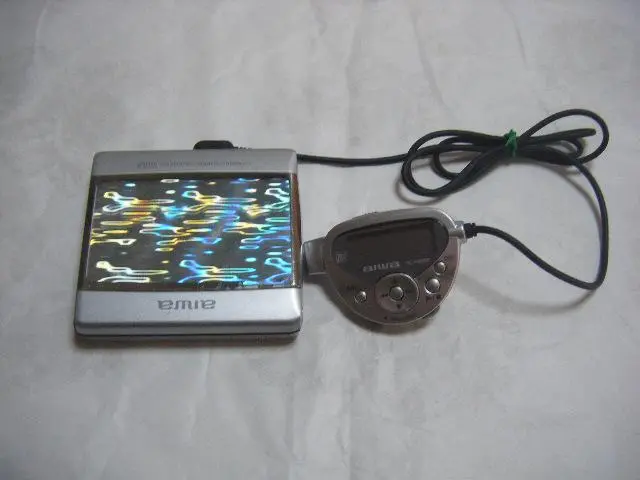 【ジャンク】aiwa　アイワ　MDLP ポータブル　am-hx300 イヤホン付 ジャンク】aiwa アイワ MDLP ポータブル am-hx300 イヤホン付