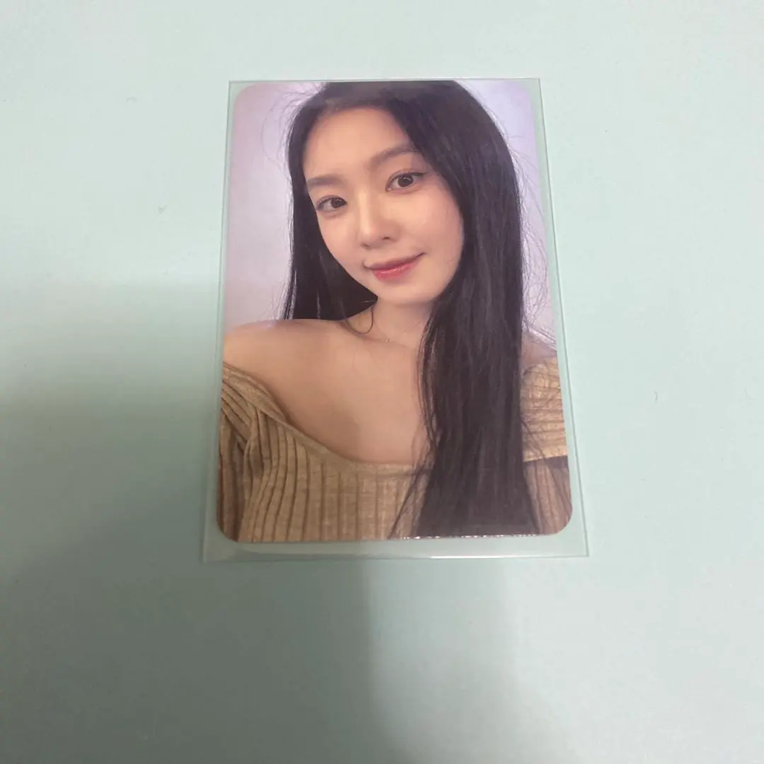 Thumbnail of Red Velvet Irene trading card