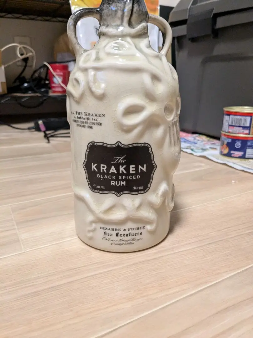 クラーケン　KPANEN  ラム酒　限定ボトル　空瓶 クラーケン KPANEN ラム酒 限定ボトル 空瓶 - メルカリ