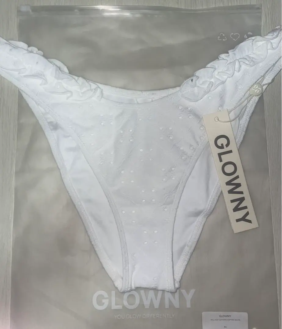 2025年最新】glowny 水着の人気アイテム - メルカリ