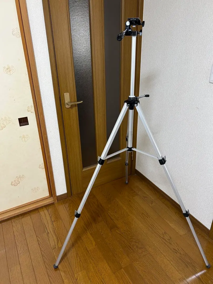 Thumbnail of Made-in-Japan aluminum tripod