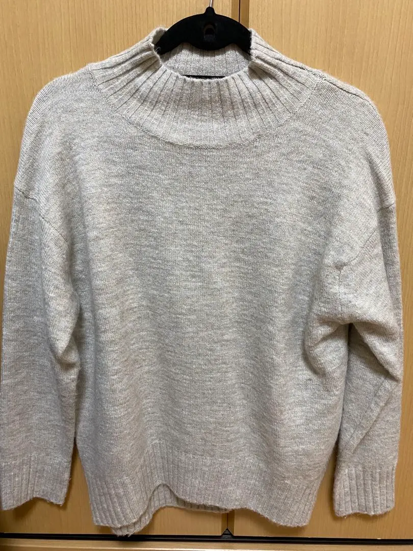 Thumbnail of GU knitwear