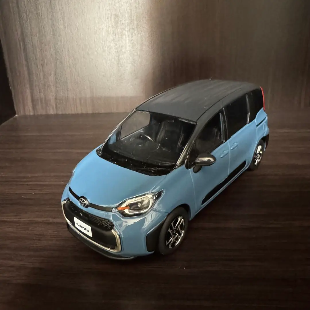 Amazon | 1/30 ミニカー 新型シエンタ 2022 非売品 カラー