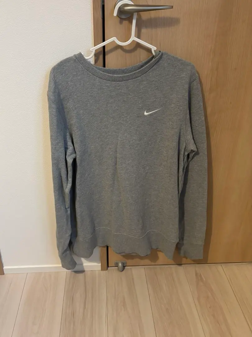 Thumbnail of Nike gray long sleeve sweatshirt