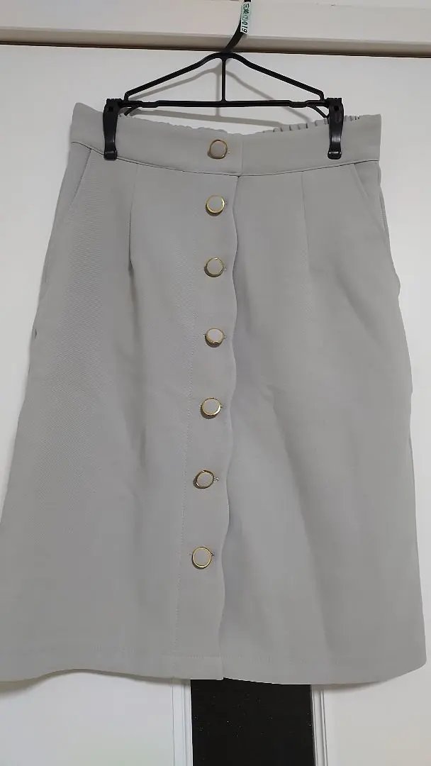 【MAJESTIC LEGON】正面鈕扣I字裙 的縮圖