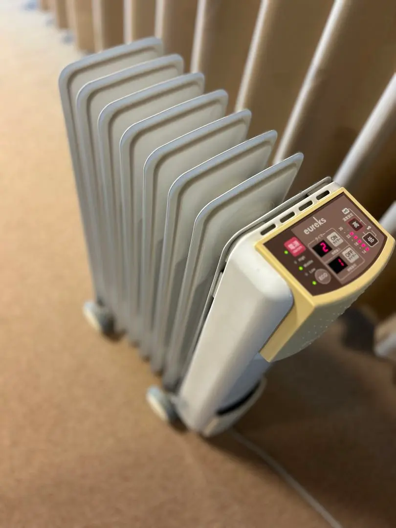 未使用 eureks VR-11TES(GW) オイルヒーター ユーレックス VFX11EH