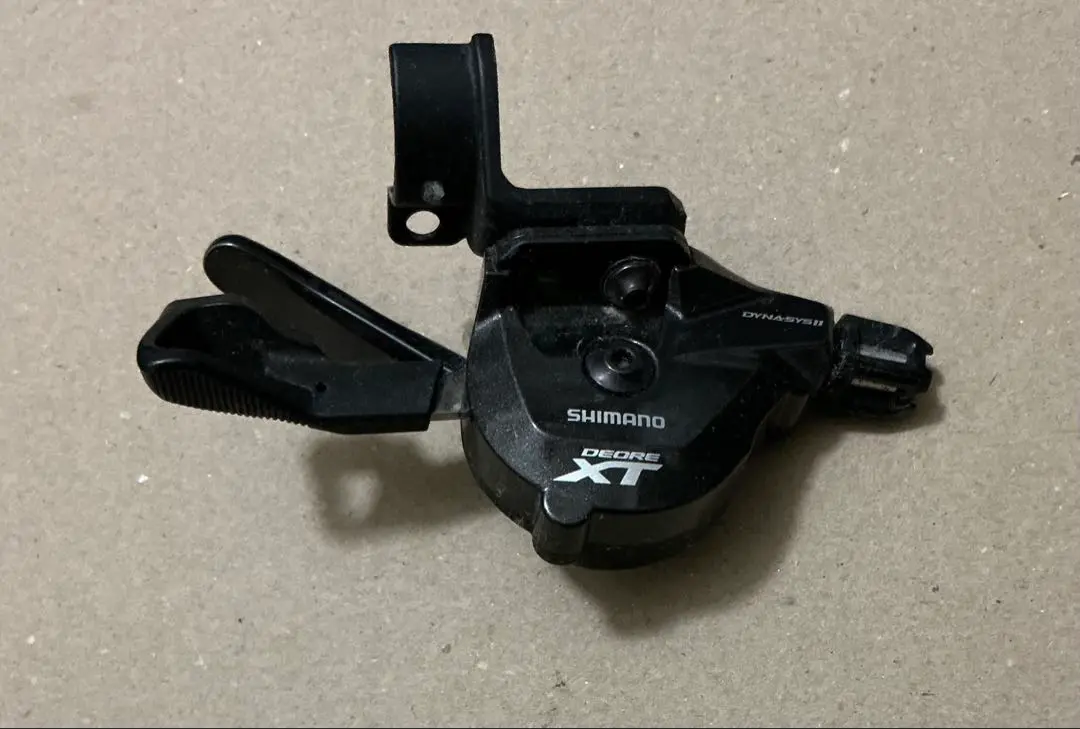 (未使用･未開封品)　SHIMANO(シマノ) SL-M8000 カバーUT 右 Y03K98050 0pbj0lf 未使用・未開封品) SHIMANO(シマノ) SL-M8000 カバーUT 右