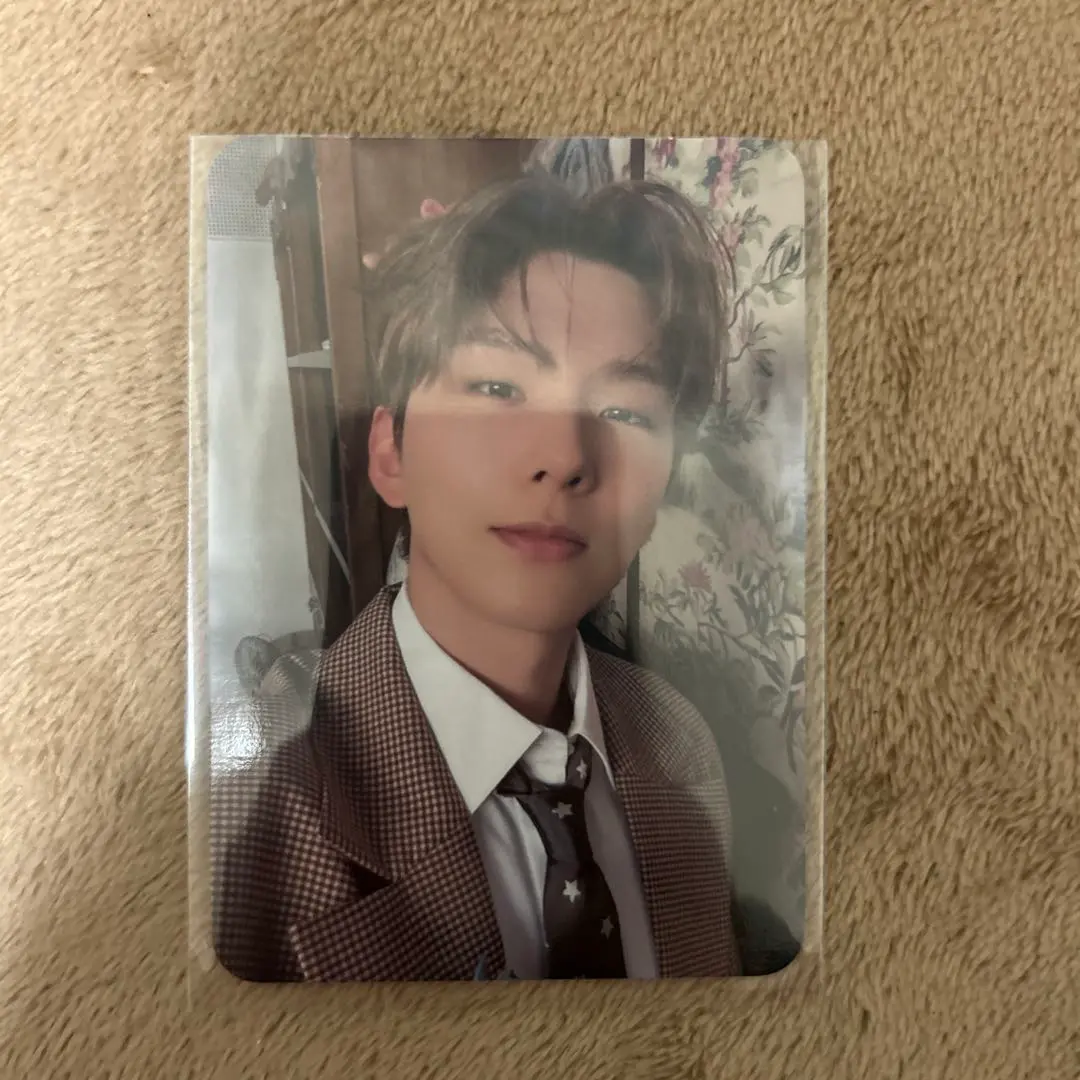 Thumbnail of MONSTA X THE X Hello X ver. KIHYUN trading card
