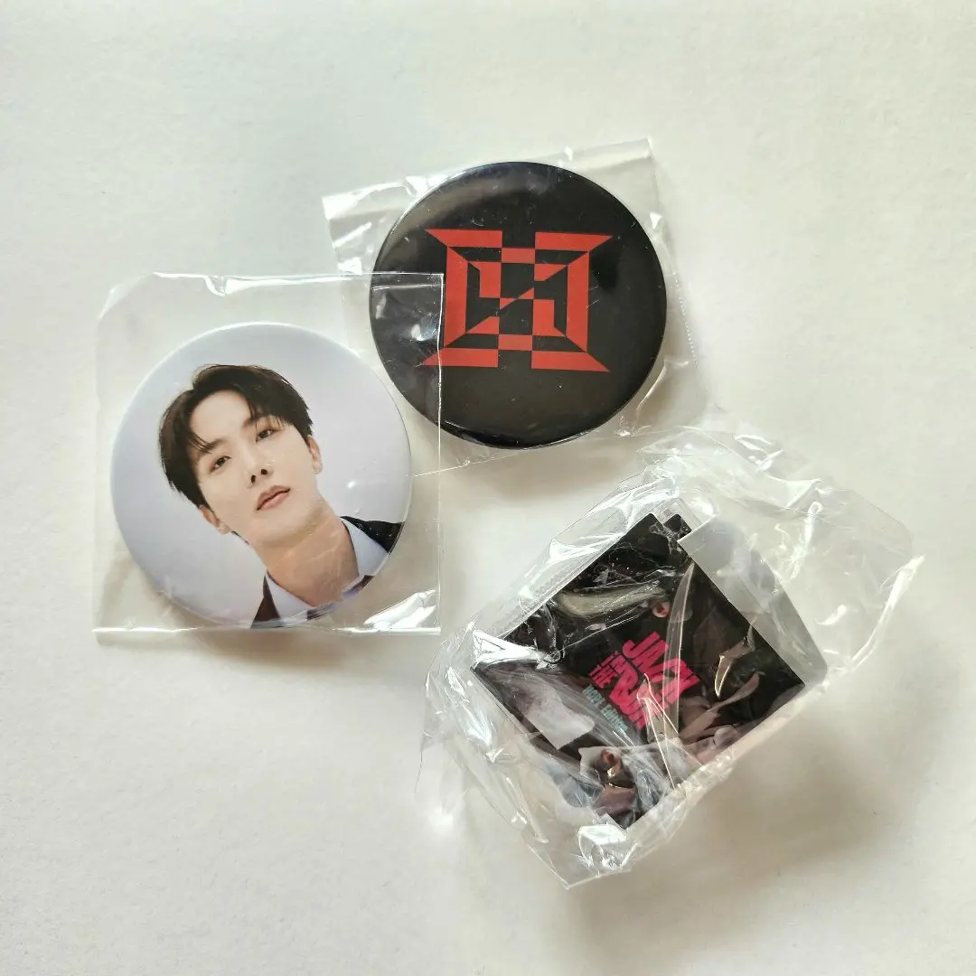 Thumbnail of J-Hope pin badge capsule album