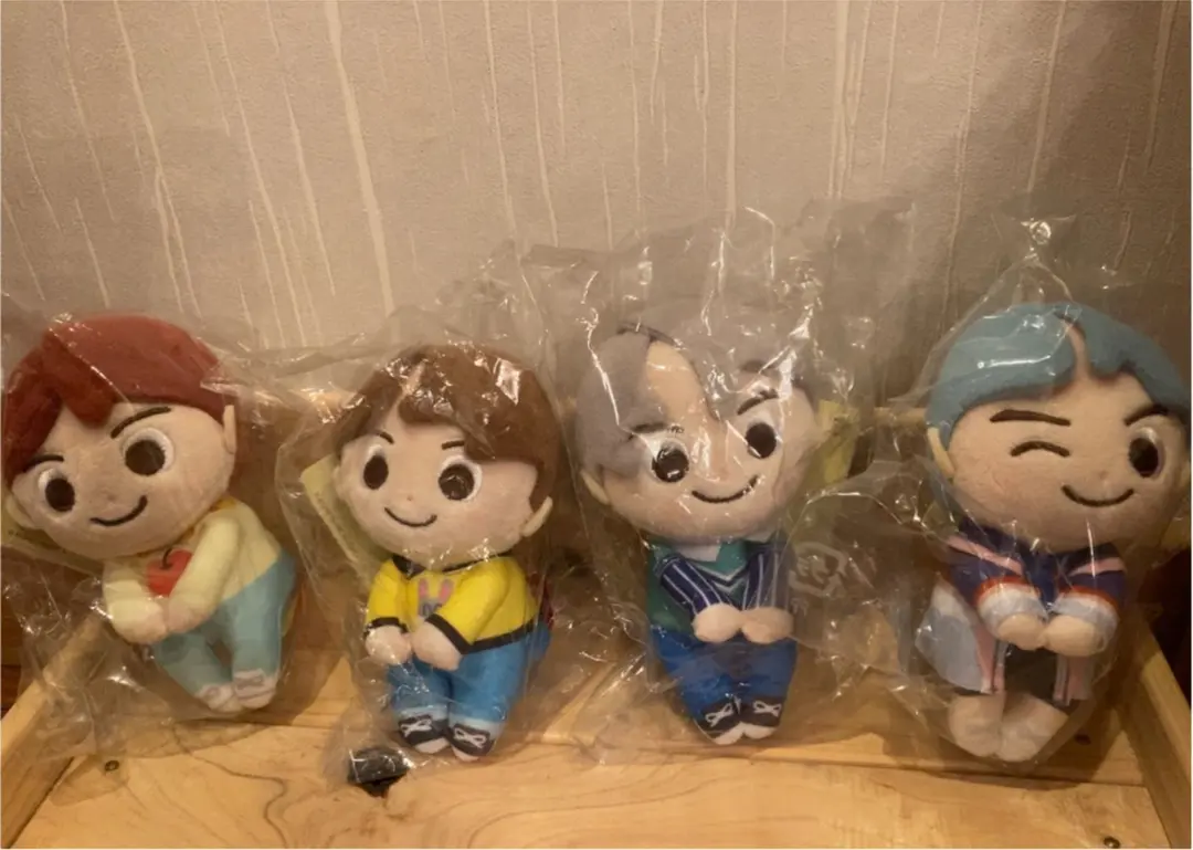 Thumbnail of 4 TinyTAN Chokkorisan figures from BTS