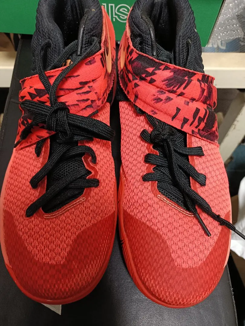 籃球鞋 紅色 高筒 Kyrie 款式 的縮圖